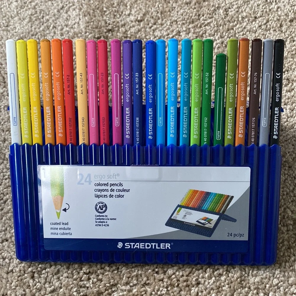 Bundle of coloring materials (see photos) - Picture 10 of 11